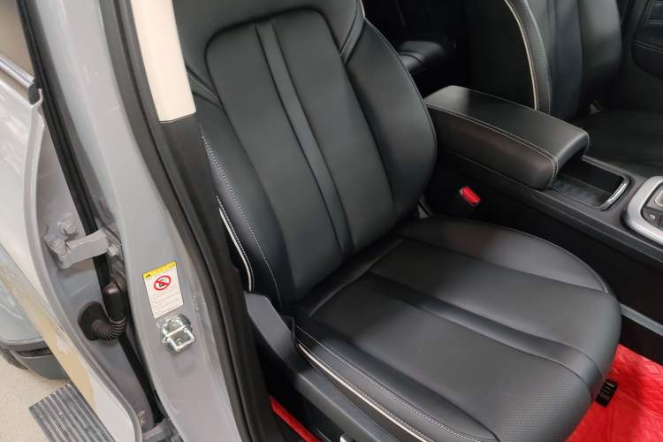 Used Tank 300 2023 City Edition 2.0T—Stylish as Ever Right Front Seat
