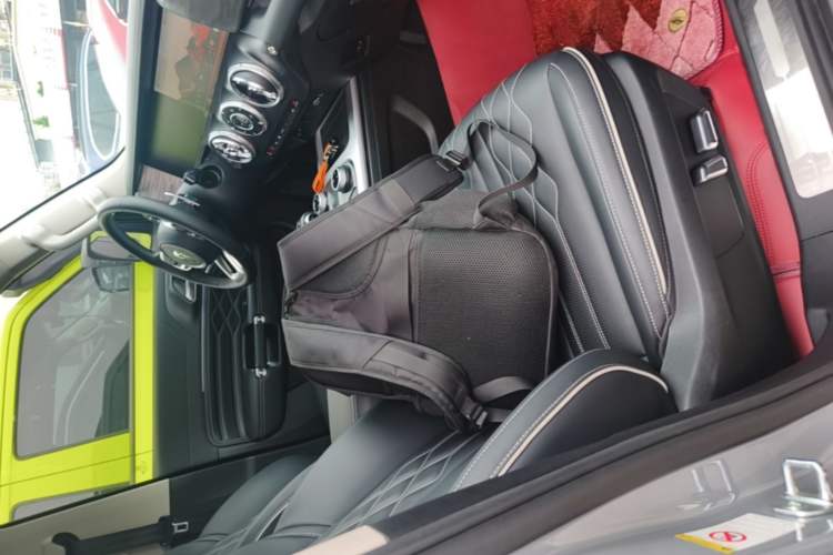 Used Tank 300 2023 Off-Road Edition 2.0T Challenger Right Front Seat