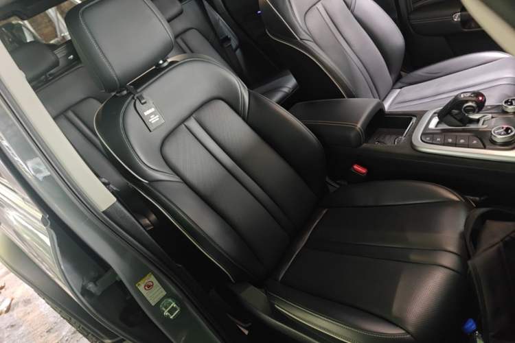 Used Tank 300 2023 Off-Road Edition 2.0T Conqueror Right Front Seat