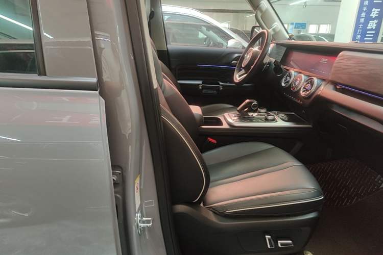 Used Tank 300 2023 Off-Road Edition 2.0T Conqueror Right Front Seat