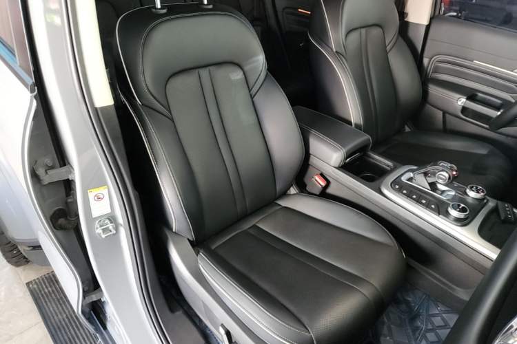 Used Tank 300 2023 City Edition 2.0T—Stylish as Ever Right Front Seat