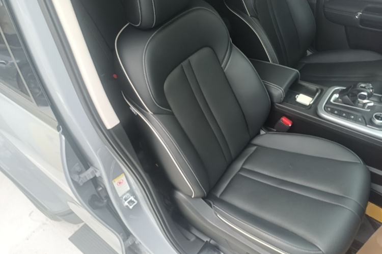Used Tank 300 2023 City Edition 2.0T—Stylish as Ever Right Front Seat