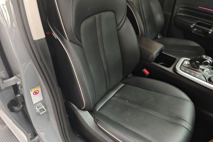 Used Tank 300 2023 City Edition 2.0T—Stylish as Ever Right Front Seat