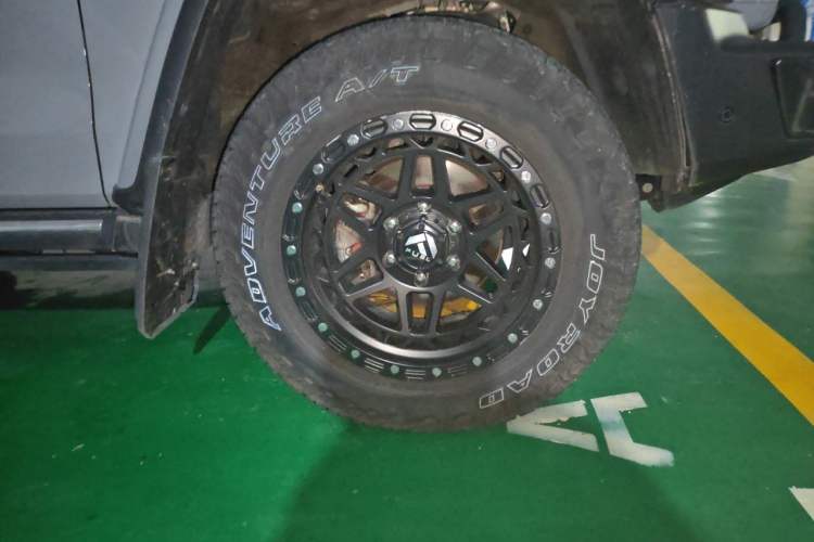 Used Tank 300 2023 City Edition 2.0T—Stylish as Ever Right Front Wheel Hub