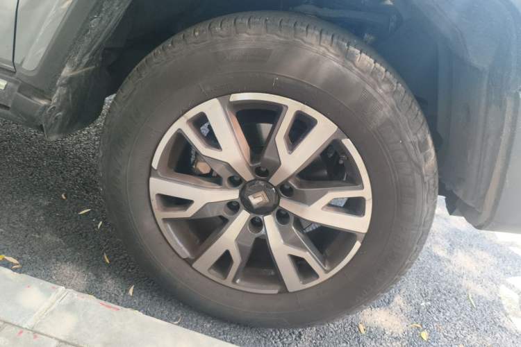 Used Tank 300 2023 City Edition 2.0T—Stylish as Ever Right Front Wheel Hub