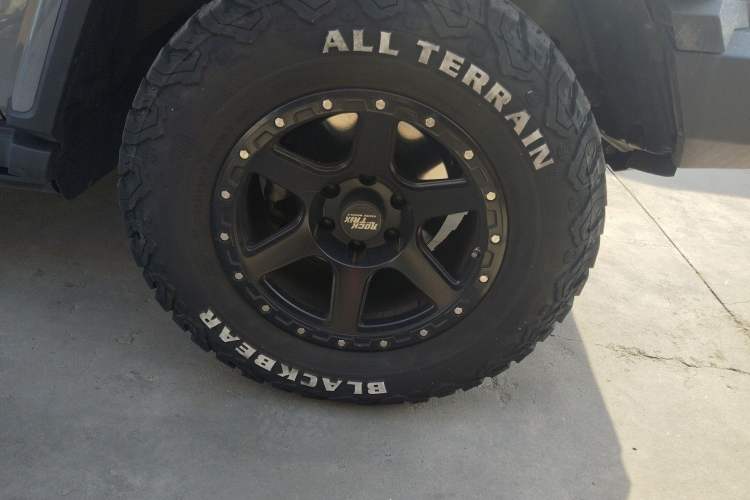 Used Tank 300 2023 City Edition 2.0T—Stylish as Ever Right Front Wheel Hub