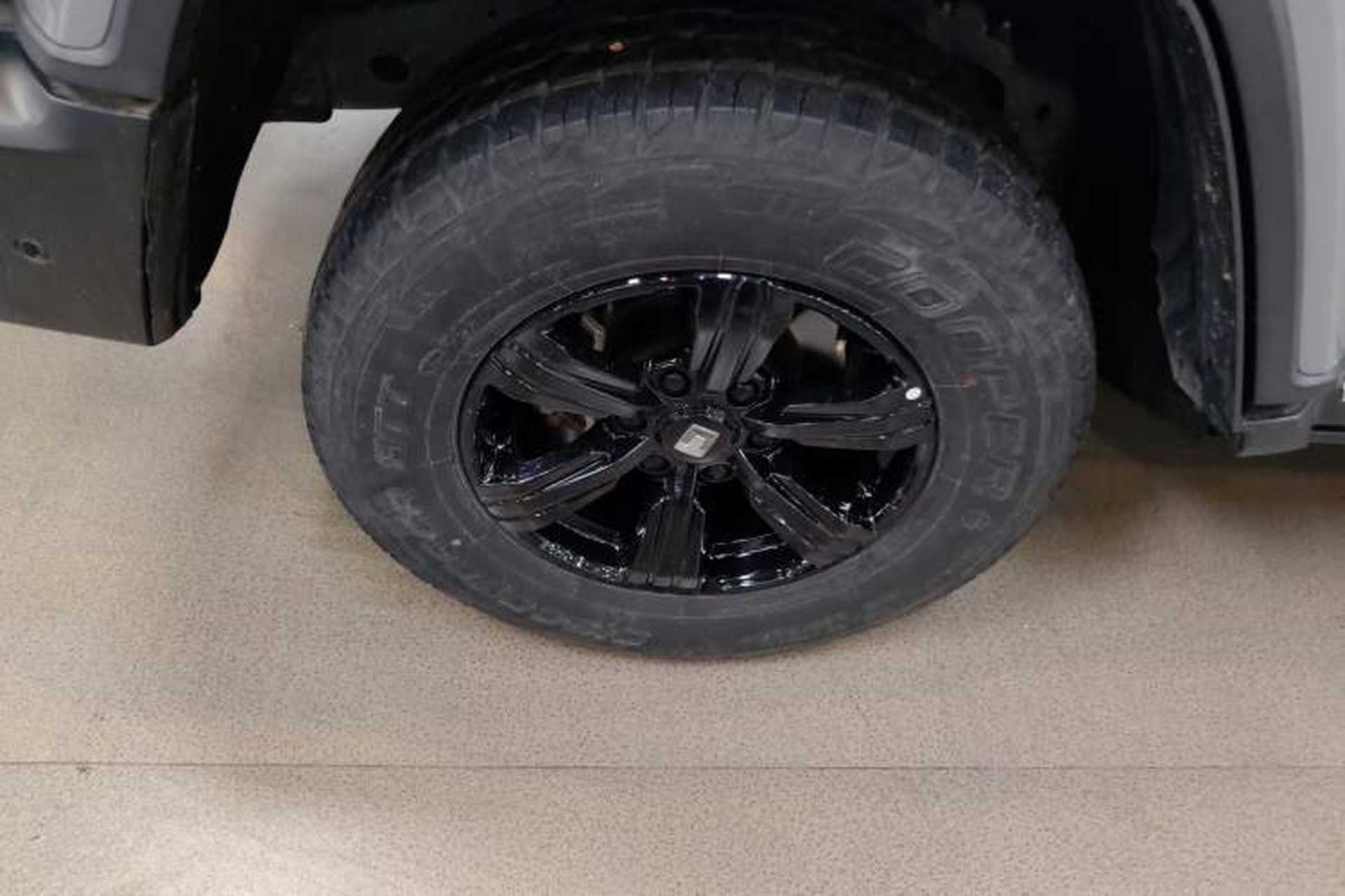 Used Tank 300 2023 City Edition 2.0T—Stylish as Ever Right Rear Wheel Hub
