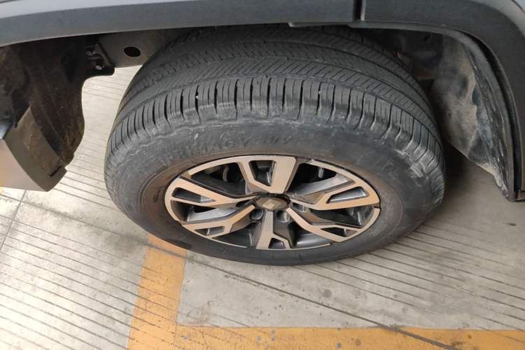 Used Tank 300 2023 City Edition 2.0T—Stylish as Ever Right Rear Wheel Hub