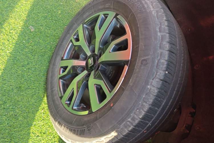 Used Tank 300 2023 City Edition 2.0T—Stylish as Ever Right Rear Wheel Hub