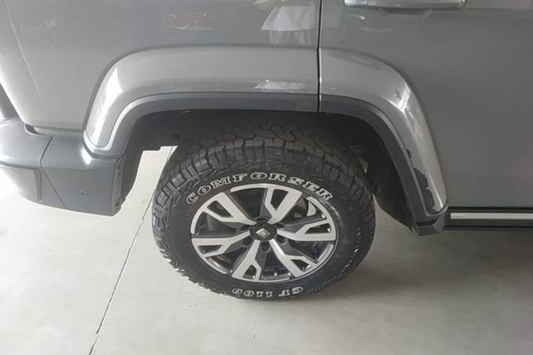 Used Tank 300 2023 City Edition 2.0T—Stylish as Ever Right Rear Wheel Hub