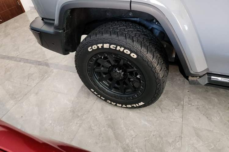 Used Tank 300 2023 City Edition 2.0T—Stylish as Ever Right Rear Wheel Hub