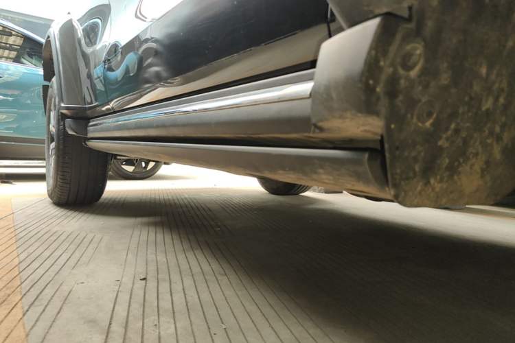 Used Tank 300 2023 City Edition 2.0T—Stylish as Ever Right Side Sill