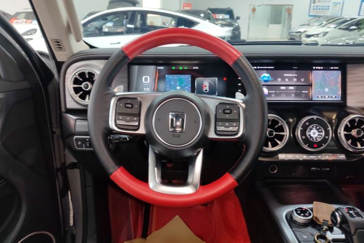 Used Tank 300 2023 City Edition 2.0T—Stylish as Ever Steering Wheel