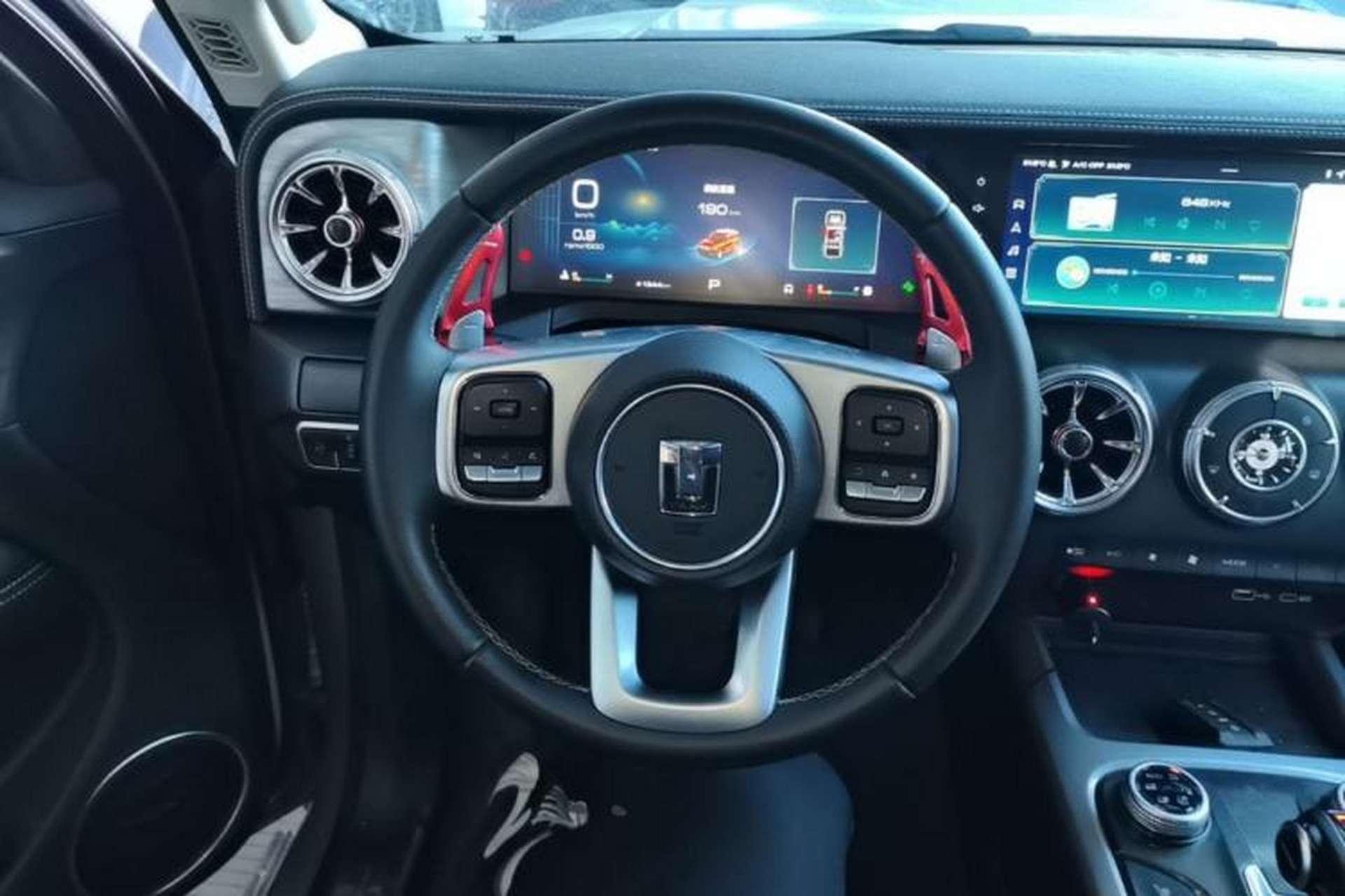 Used Tank 300 2023 City Edition 2.0T—Stylish as Ever Steering Wheel