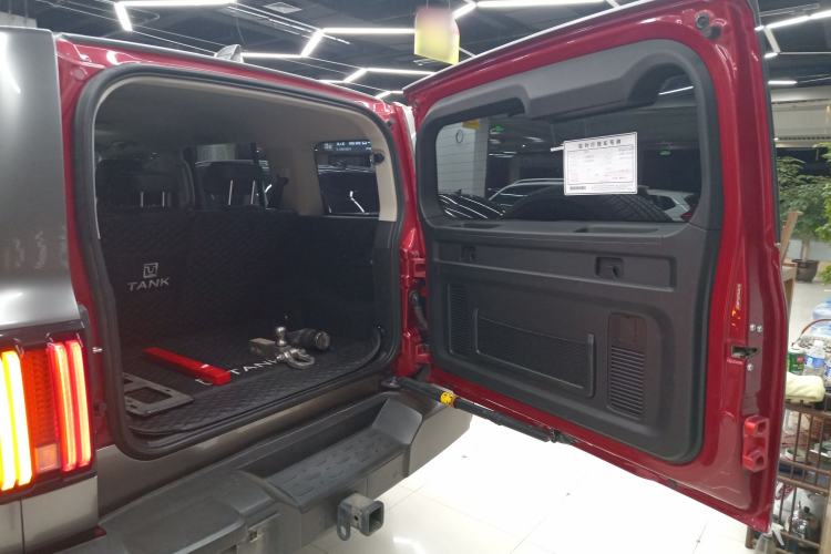 Used Tank 300 2023 Off-Road Edition 2.0T Conqueror Trunk