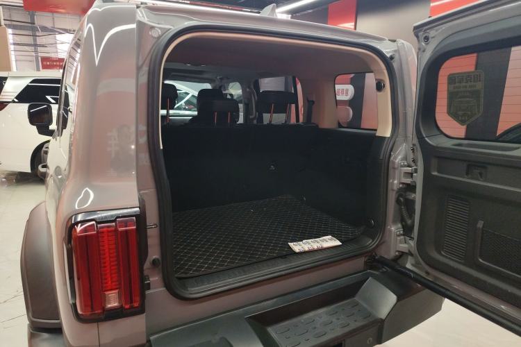 Used Tank 300 2023 Off-Road Edition 2.0T Conqueror Trunk