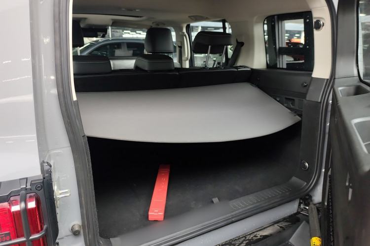 Used Tank 300 2023 City Edition 2.0T—Stylish as Ever Trunk