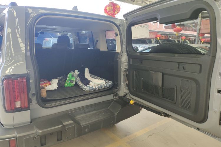 Used Tank 300 2023 City Edition 2.0T—Stylish as Ever Trunk