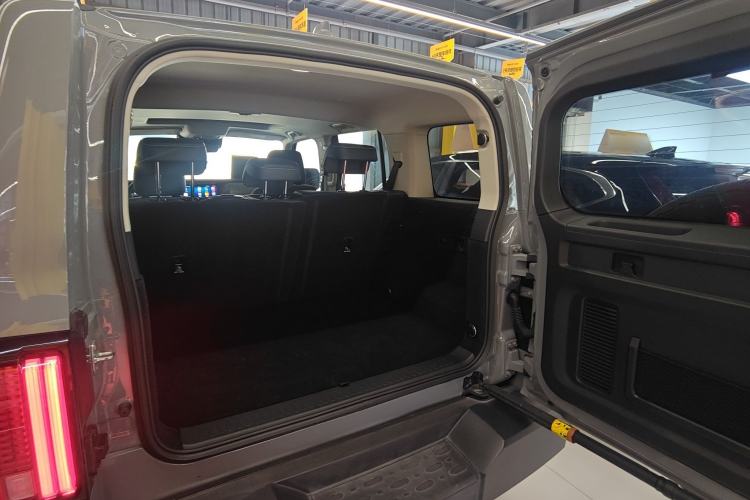 Used Tank 300 2023 City Edition 2.0T—Stylish as Ever Trunk