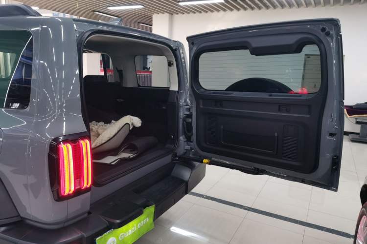 Used Tank 300 2023 Off-Road Edition 2.0T Conqueror Trunk