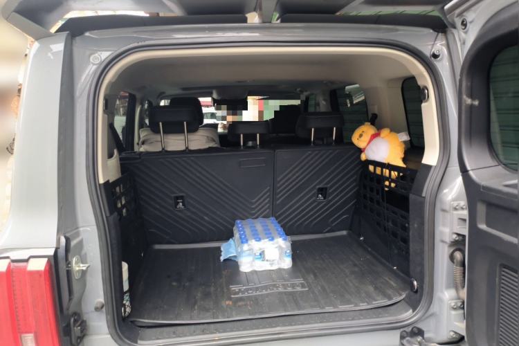Used Tank 300 2023 City Edition 2.0T—Stylish as Ever Trunk