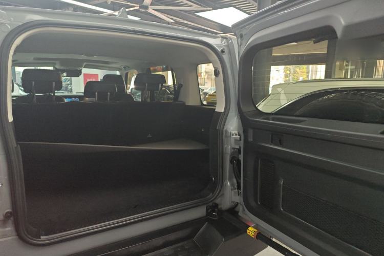 Used Tank 300 2023 City Edition 2.0T—Stylish as Ever Trunk