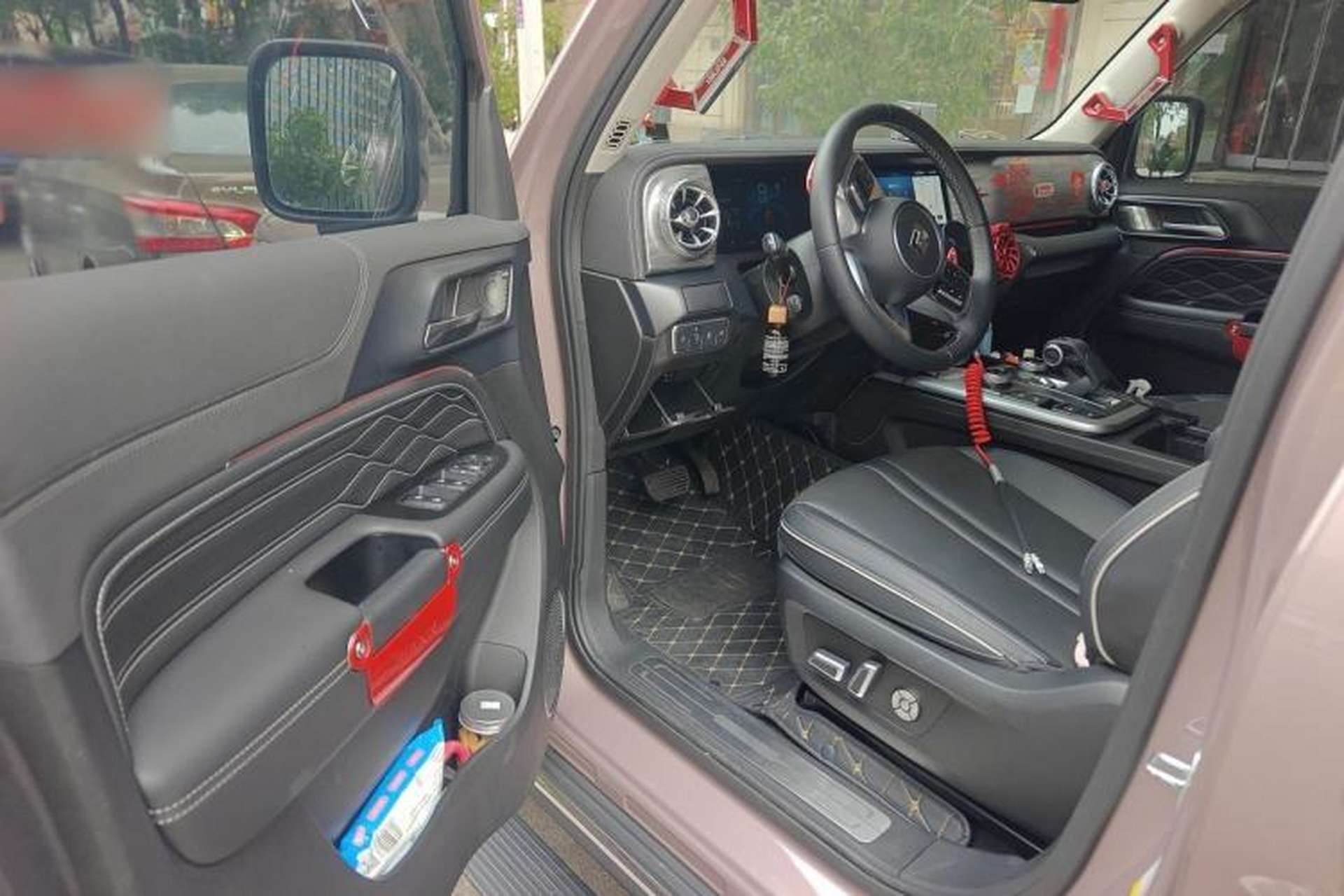 Used Tank 300 2023 City Edition 2.0T—Stylish as Ever Driver Seat