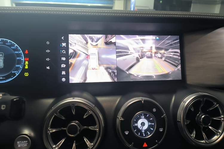 Used Tank 300 2023 City Edition 2.0T—Stylish as Ever Audio And AC Panel