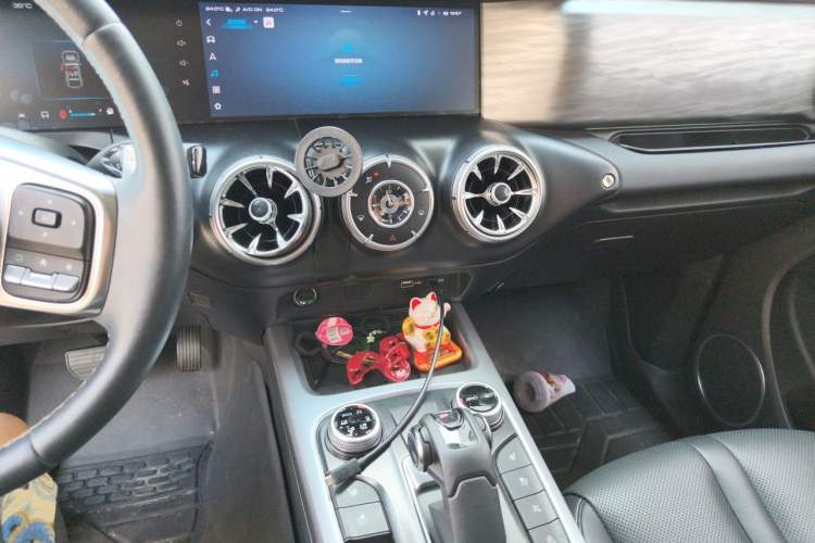 Used Tank 300 2023 City Edition 2.0T—Stylish as Ever Audio And AC Panel