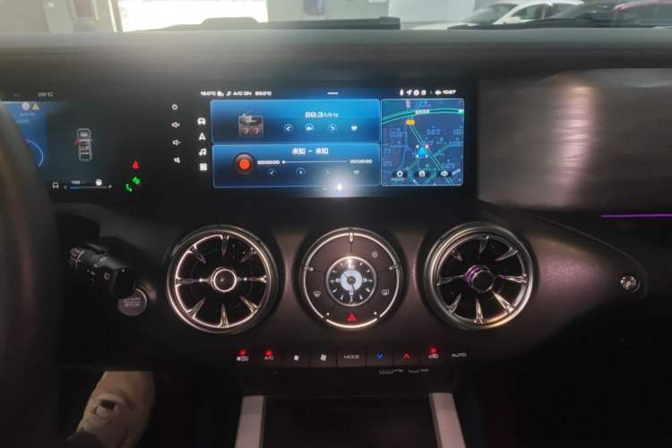 Used Tank 300 2023 City Edition 2.0T—Stylish as Ever Audio And AC Panel