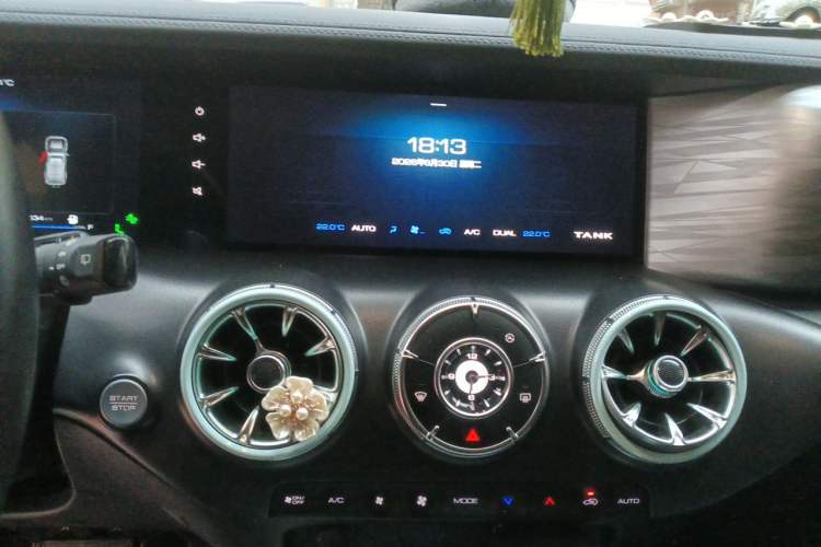 Used Tank 300 2023 City Edition 2.0T—Stylish as Ever Audio And AC Panel