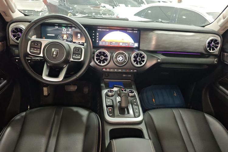 Used Tank 300 2023 City Edition 2.0T—Stylish as Ever Center Console