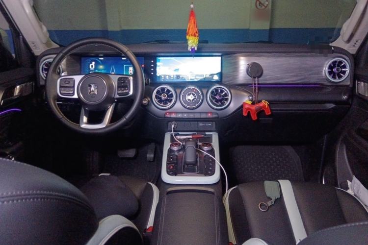 Used Tank 300 2023 City Edition 2.0T—Stylish as Ever Center Console