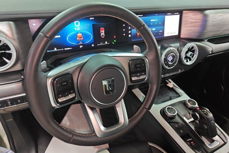 Used Tank 300 2023 City Edition 2.0T—Stylish as Ever Center Console