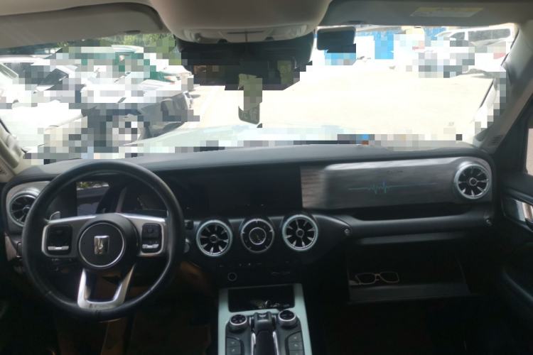 Used Tank 300 2023 City Edition 2.0T—Stylish as Ever Center Console