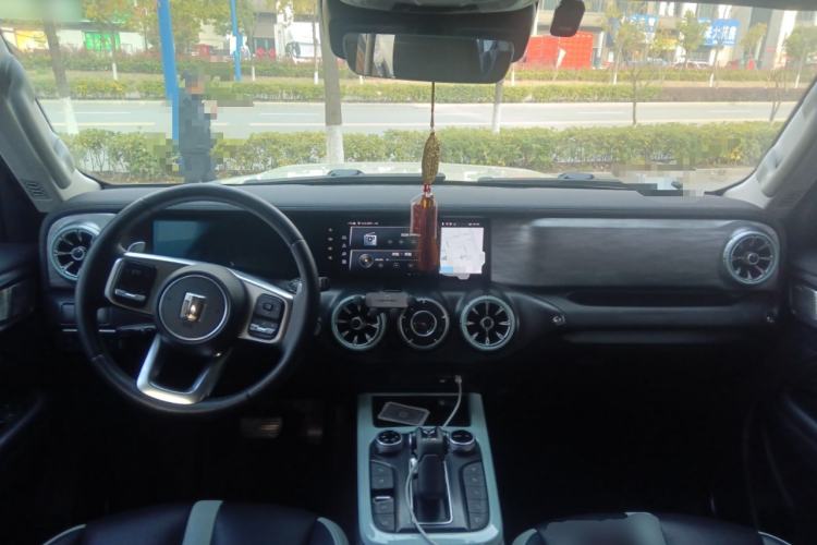 Used Tank 300 2023 City Edition 2.0T—Stylish as Ever Center Console