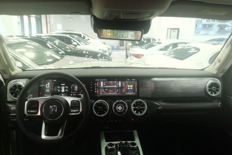Used Tank 300 2023 City Edition 2.0T—Stylish as Ever Center Console