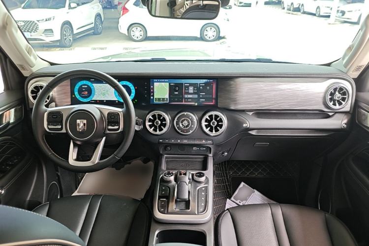 Used Tank 300 2023 City Edition 2.0T—Stylish as Ever Center Console
