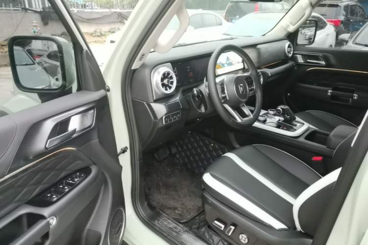 Used Tank 300 2023 City Edition 2.0T—Stylish as Ever Driver Seat