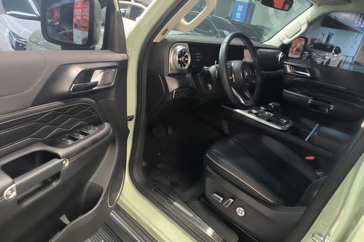 Used Tank 300 2023 City Edition 2.0T—Stylish as Ever Driver Seat