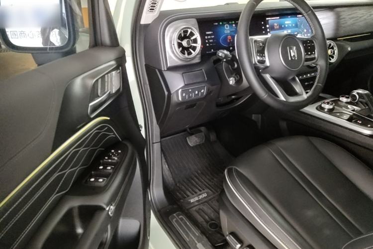 Used Tank 300 2023 City Edition 2.0T—Stylish as Ever Driver Seat