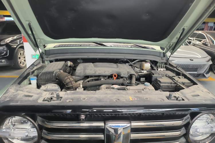 Used Tank 300 2023 City Edition 2.0T—Stylish as Ever Engine Bay