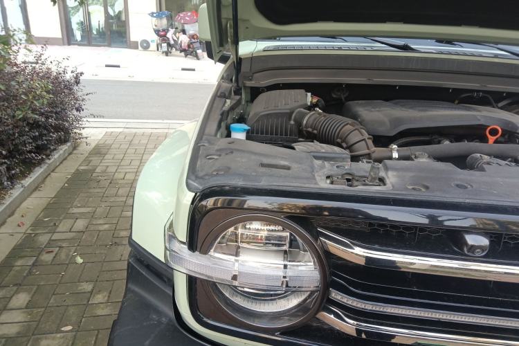 Used Tank 300 2023 City Edition 2.0T—Stylish as Ever Engine Bay Right