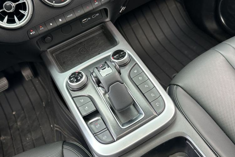 Used Tank 300 2023 City Edition 2.0T—Stylish as Ever Interior 10
