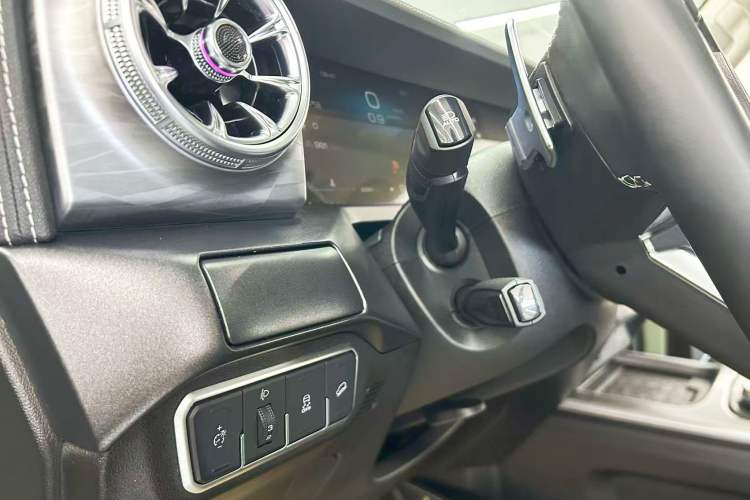 Used Tank 300 2023 City Edition 2.0T—Stylish as Ever Interior 12