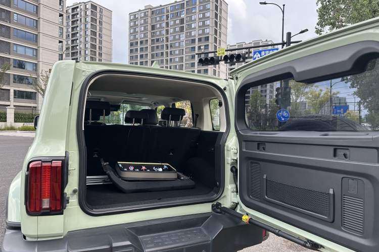 Used Tank 300 2023 City Edition 2.0T—Stylish as Ever Interior 12