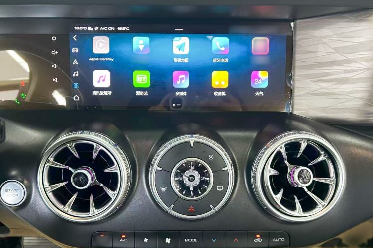 Used Tank 300 2023 City Edition 2.0T—Stylish as Ever Interior 3