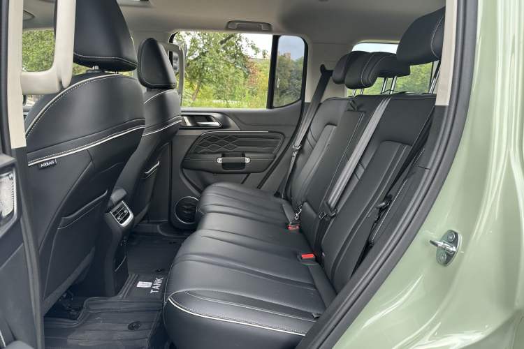 Used Tank 300 2023 City Edition 2.0T—Stylish as Ever Interior 4