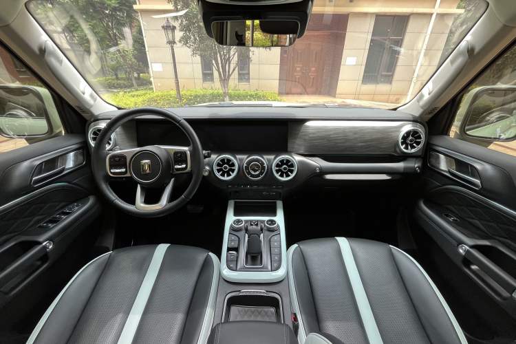 Used Tank 300 2023 City Edition 2.0T—Stylish as Ever Interior 4