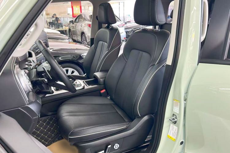 Used Tank 300 2023 City Edition 2.0T—Stylish as Ever Interior 6